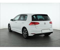 Volkswagen Golf Variant R-Line mHEV DSG Zlevněno o 16 000 Kč