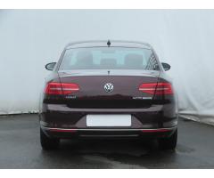 Volkswagen Passat 2.0 TDI 110kW - 6