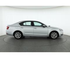 Škoda Octavia 1.5 TSI 110kW - 8