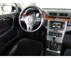 Volkswagen Passat 2.0 TDI 103kW - 9