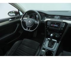 Volkswagen Passat 2.0 TDI 110kW - 9