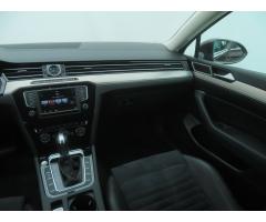 Volkswagen Passat 2.0 TDI 110kW - 11