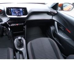 Peugeot 2008 1.2 PureTech 74kW - 11