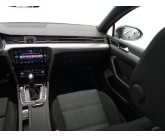 Volkswagen Passat 2.0 TDI 110kW - 11