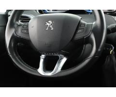 Peugeot 2008 1.2 PureTech 60kW - 22