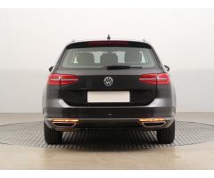 Volkswagen Passat 2.0 TDI 140kW - 6