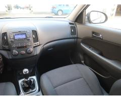 Hyundai i30 1.4 CVVT 80kW - 11