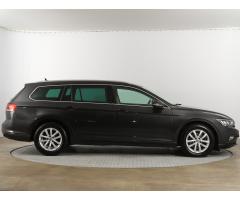 Volkswagen Passat 2.0 TDI 110kW - 8