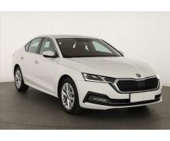 ŠKODA SUPERB COMBI 2.0TDI 140 LAURIN&K 4X4 DSG 7ST