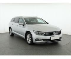 Volkswagen Passat 1.6 TDI 88kW - 1