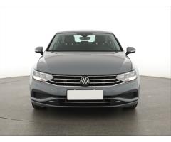 Volkswagen Passat 1.5 TSI 110kW - 2