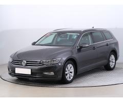 Volkswagen Passat 2.0 TDI 110kW - 3