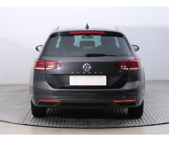 Volkswagen Passat 2.0 TDI 110kW - 6