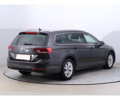 Volkswagen Passat 2.0 TDI 110kW - 7