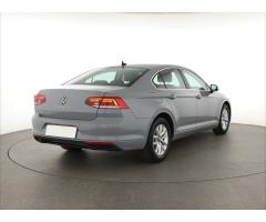 Volkswagen Passat 1.5 TSI 110kW - 7