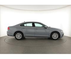 Volkswagen Passat 1.5 TSI 110kW - 8