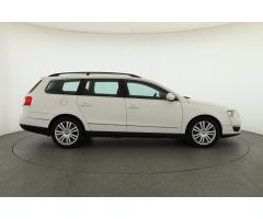 Volkswagen Passat 2.0 TDI 103kW - 8