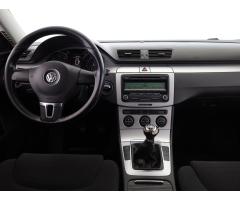 Volkswagen Passat 2.0 TDI 103kW - 9