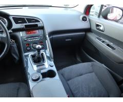 Peugeot 3008 1.6 HDi 82kW - 11