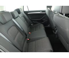 Volkswagen Passat 1.6 TDI 88kW - 11