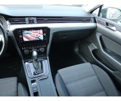 Volkswagen Passat 2.0 TDI 110kW - 11