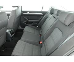 Volkswagen Passat 1.5 TSI 110kW - 12