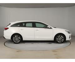 Hyundai i30 1.6 CRDi 100kW - 8