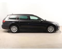 Volkswagen Passat 2.0 TDI 110kW - 8