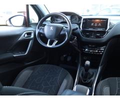 Peugeot 2008 1.2 PureTech 60kW - 9