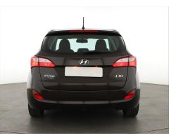 Hyundai i30 1.6 GDI 99kW - 6