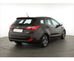 Hyundai i30 1.6 GDI 99kW - 7