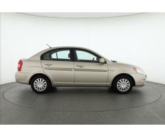 Hyundai Accent 1.4i 71kW - 8