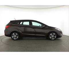 Hyundai i30 1.6 GDI 99kW - 8