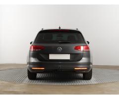 Volkswagen Passat 2.0 TDI 110kW - 6