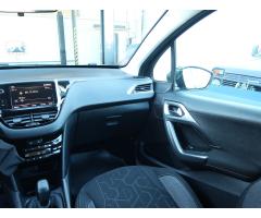 Peugeot 2008 1.2 PureTech 60kW - 11