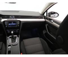 Volkswagen Passat 2.0 TDI 110kW - 11