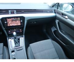 Volkswagen Passat 2.0 TDI 90kW - 11