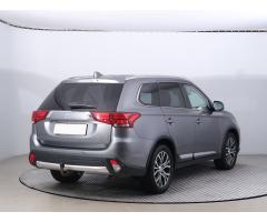 Mitsubishi Outlander 2.2 DI-D 110kW - 7