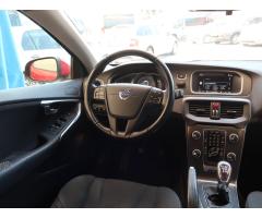 Volvo V40 1.6 T2 88kW - 9