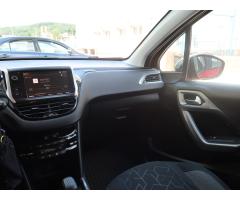 Peugeot 2008 1.2 PureTech 60kW - 11