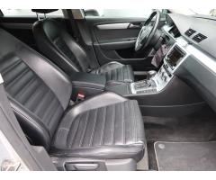 Volkswagen Passat 2.0 TDI 130kW - 12