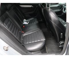 Volkswagen Passat 2.0 TDI 130kW - 13