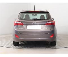 Hyundai i30 1.6 CRDi 81kW - 11