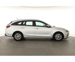 Hyundai i30 1.6 CRDi 81kW - 8