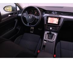 Volkswagen Passat 2.0 TDI 140kW - 9