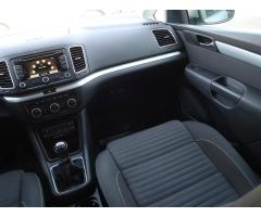 Volkswagen Sharan 2.0 TDI 103kW - 11