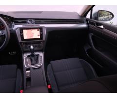 Volkswagen Passat 2.0 TDI 140kW - 11