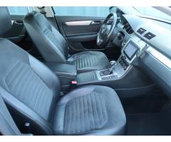 Volkswagen Passat 2.0 TDI 103kW - 12