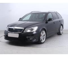 ŠKODA SUPERB COMBI 2.0TDI 140 LAURIN&K 4X4 DSG 7ST