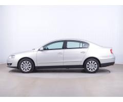 Volkswagen Passat 2.0 TDI 103kW - 4